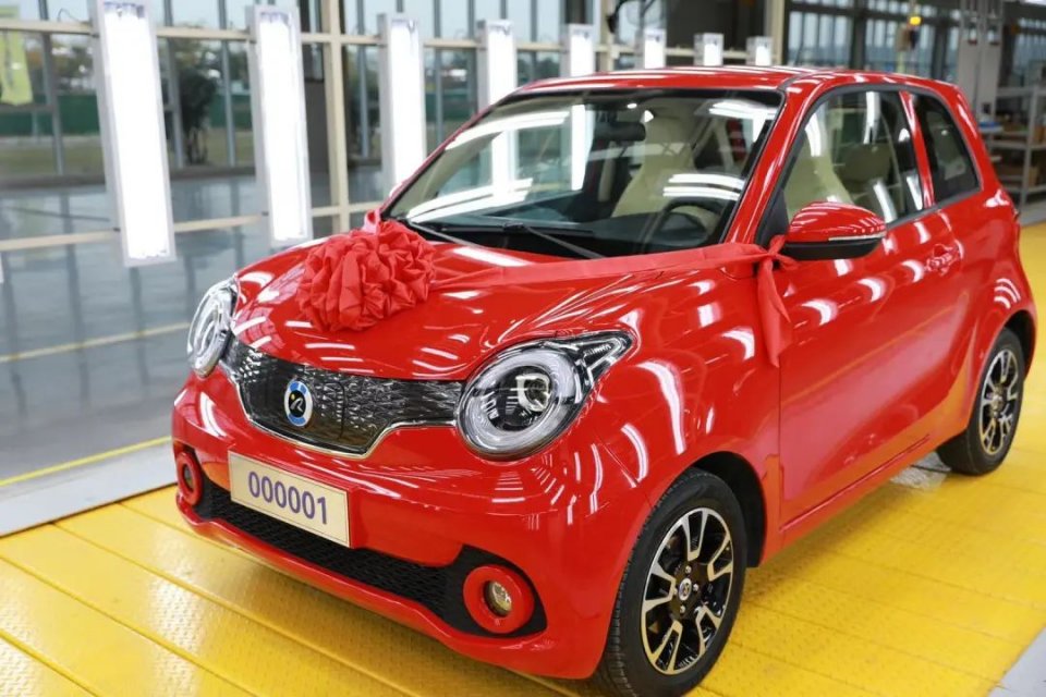 新日造电动汽车新车于今日正式下线