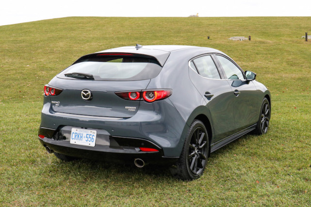 2021年马自达3gt两厢版25t涡轮增压媲美入门级bba