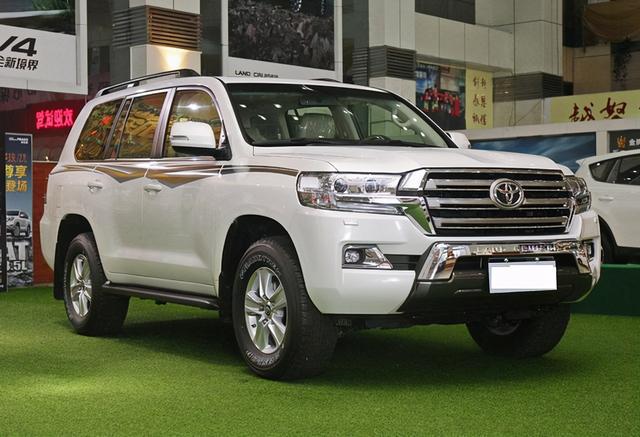 在功率方面:当前的landcruiser(lc200)大众40lv6,46lv8,5