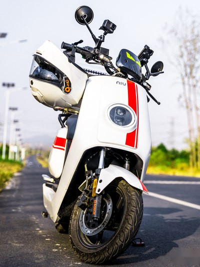 [我是渣渣灰]电动摩托的美好生活, 与小牛电动车nqi的一往无前_易车