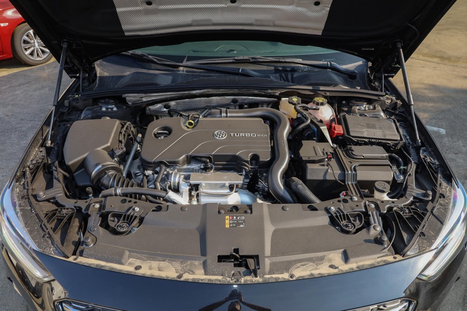 别克君威下探到1328万标配9at别说迈腾连雅阁都比不了