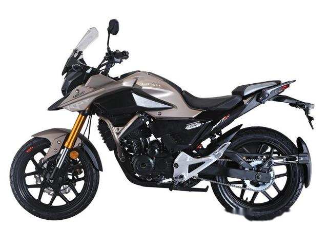 亲民代步摩托车单缸水冷200cc颜值彰显档次13万贵吗