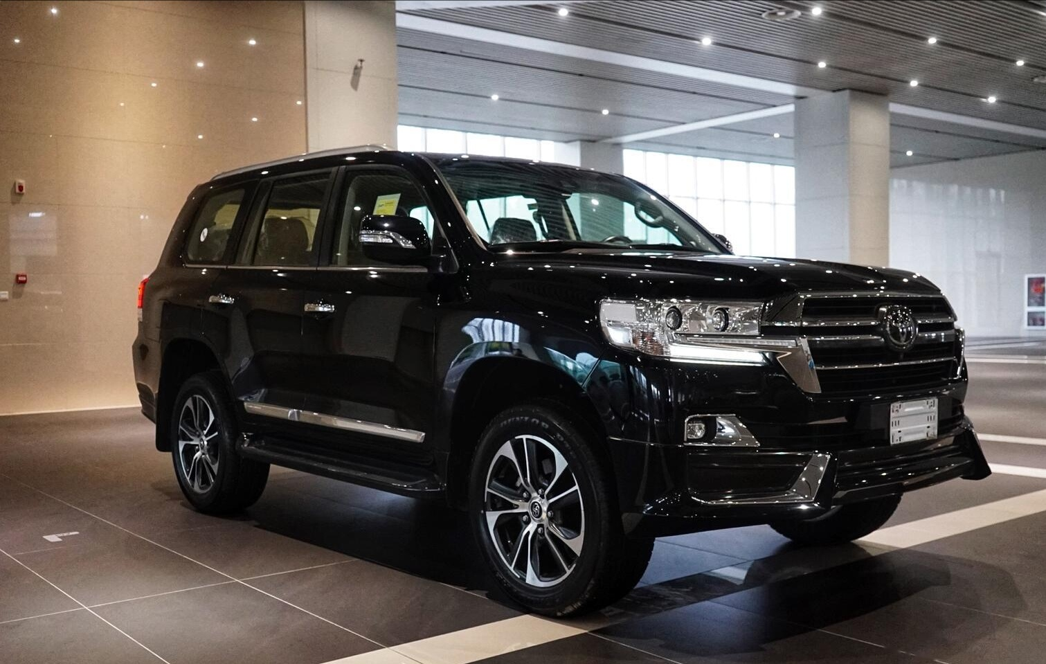 新款兰德酷路泽来啦,颜值大增,3.5t 四驱,新造型比x5霸气!_易车