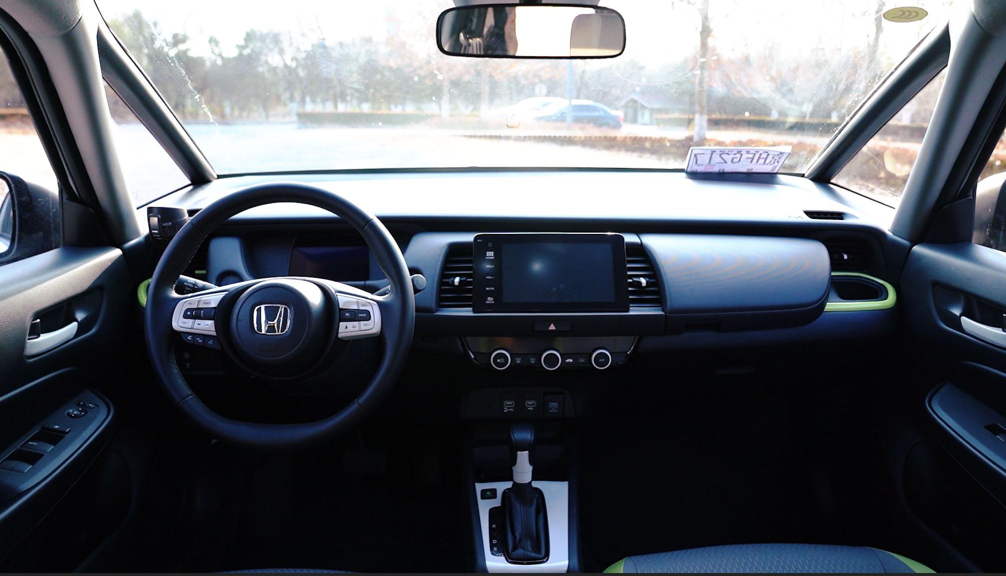 全民超跑变潮跑试驾体验全新本田飞度