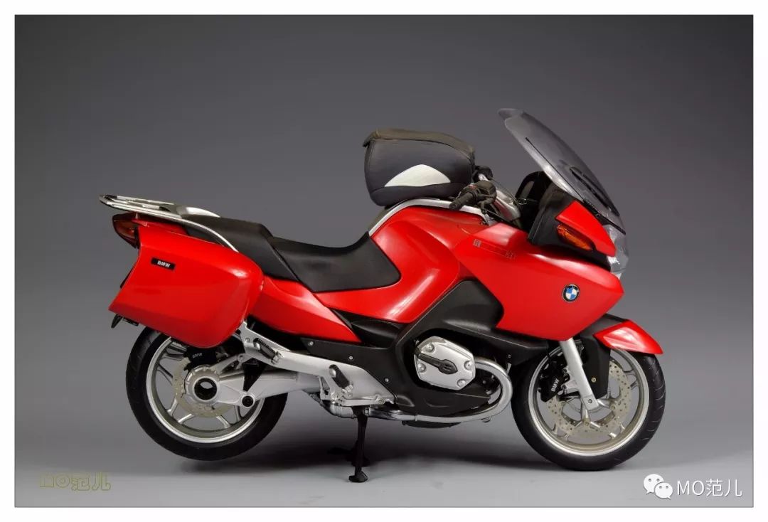 bmw公司从上世纪七零年代末开始制造rt车型,到了1996年的r1100rt才