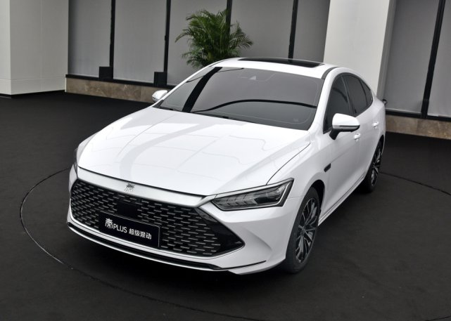 自立为王比亚迪秦plus搭热效率43动力内饰不输奔驰