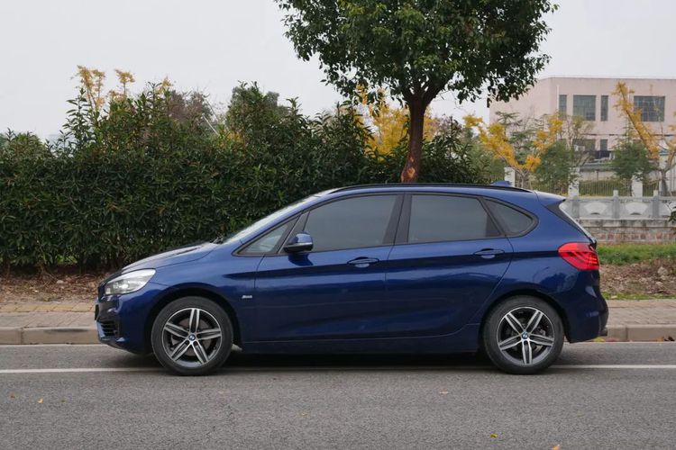 路试笔记10万多买宝马mpv买菜接娃小能手宝马218i