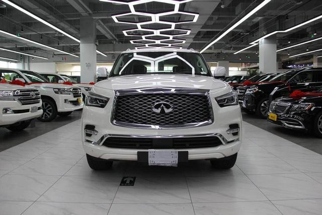 英菲尼迪qx80(参数|询价|图片)新车采用了英菲尼迪未来suv的设计理念.