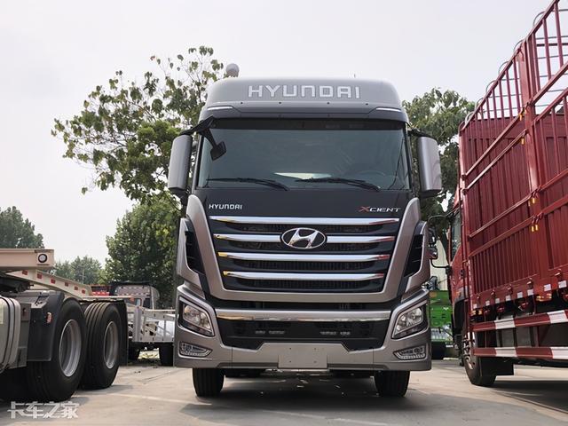 520马力发动机配采埃孚amt现代创虎重卡细节很出色