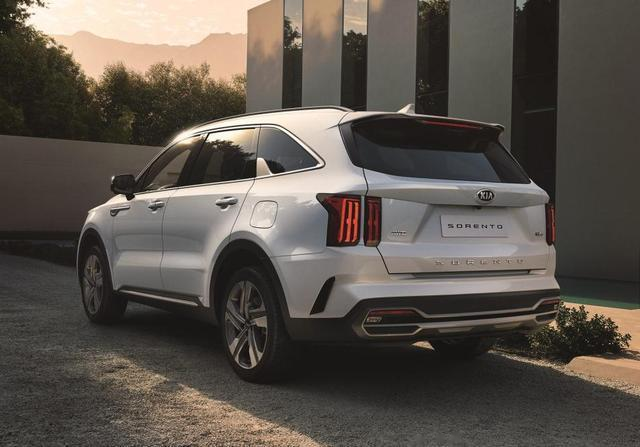 2021款起亚索兰托到店!5/6/7座随意选,6缸有点猛_易车