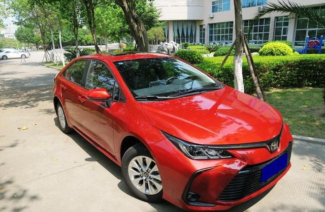 外观经典卡罗拉—红色更加亮眼