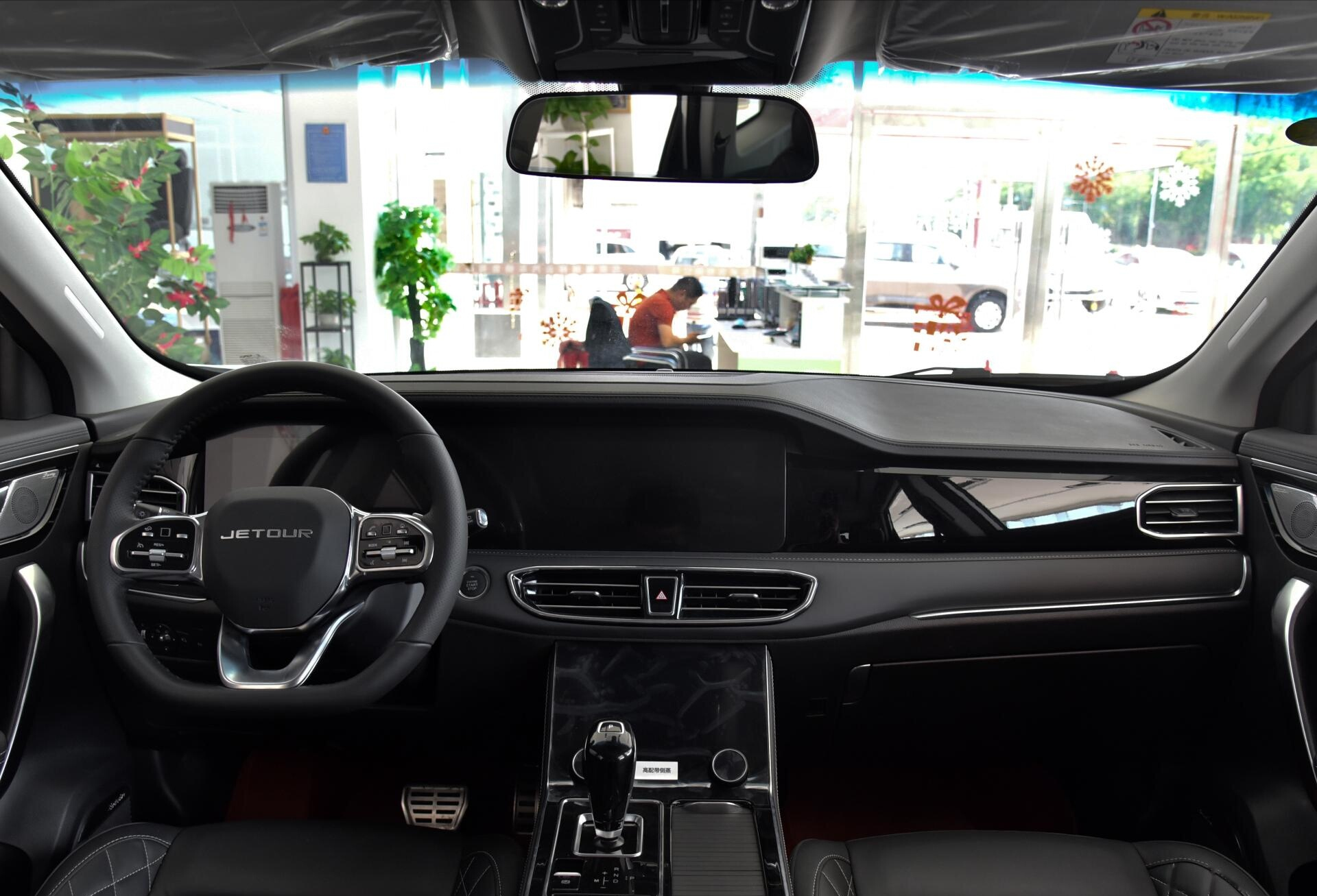 新款奇瑞捷途x95售999万16t油耗仅8升空间与h9看齐