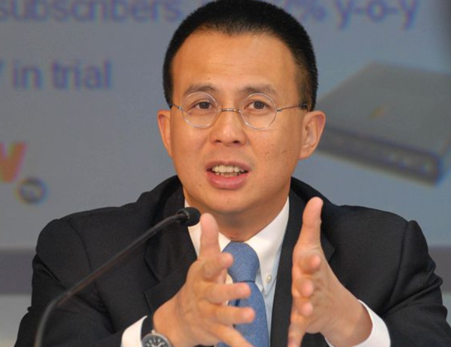 不过让人想不到的是,这样一个雇主最后竟然送给了洪立明一笔股份,当初