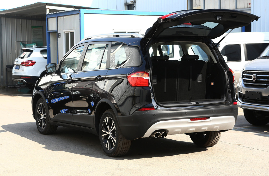 你还在买五菱宏光吗中型suv斯威x76万起还配20动力