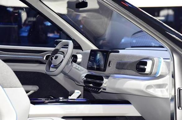 吉利小硬汉来了换装全新车标配15t三缸颜值不输bba