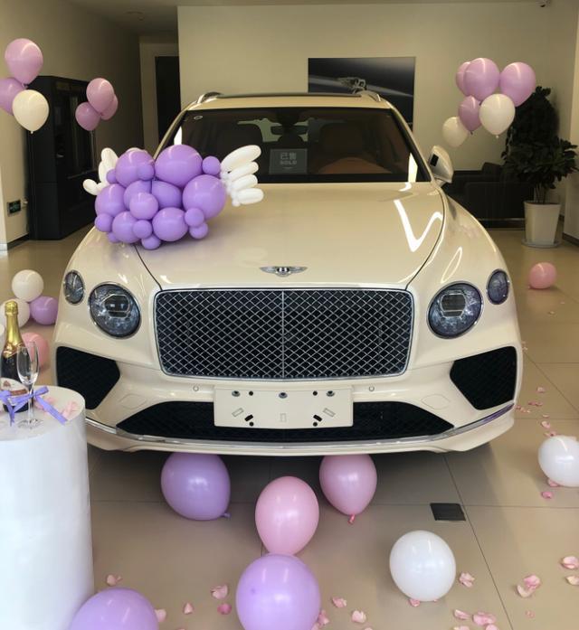 宾利的提车仪式有多隆重添越车主晒出提车照一分钱一分货没错