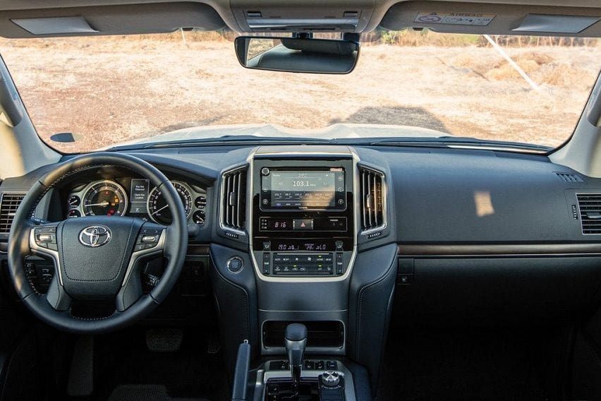 即使2020款landcruiser配备的选装设备很少,但这款豪华suv配套了你