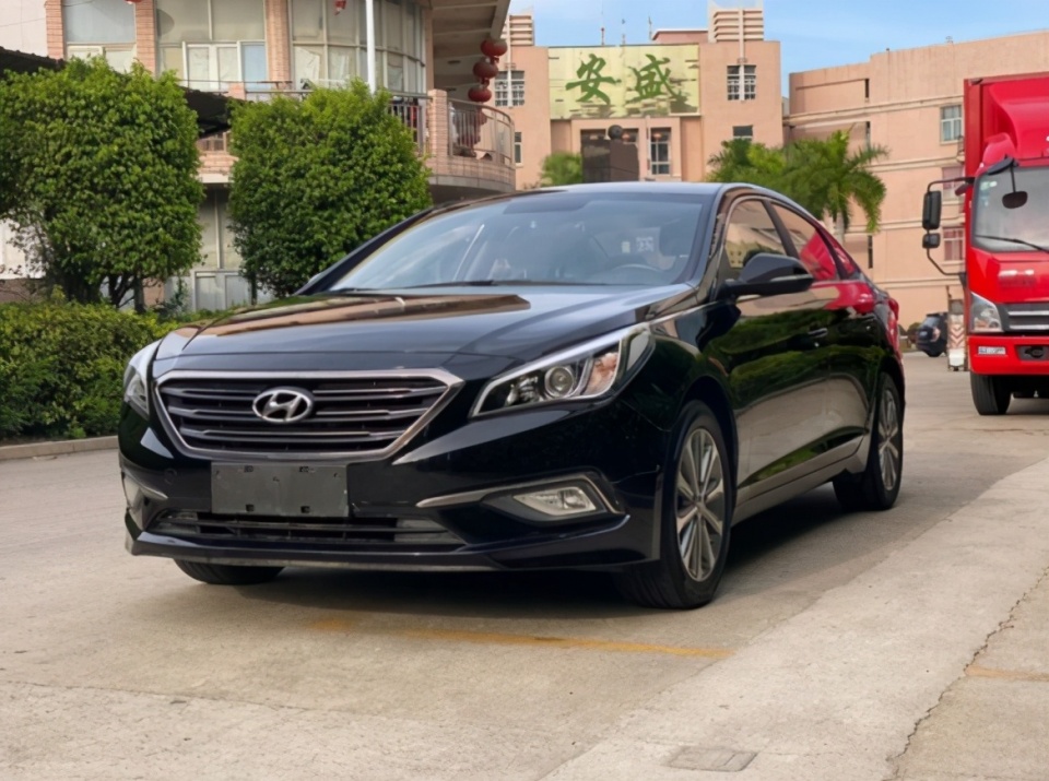 2017年上牌的索纳塔,5万公里,现还能卖多少?车商一语双关_易车网