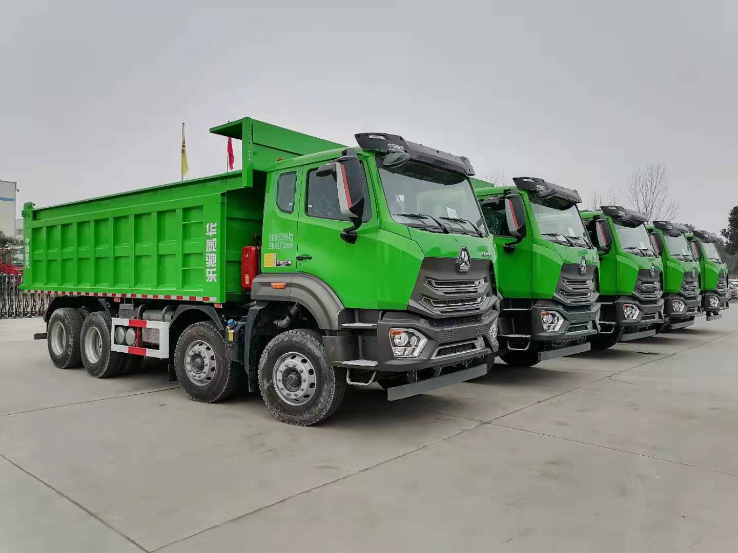 国六豪瀚n5w自卸车重新定义砂石煤炭运输标杆