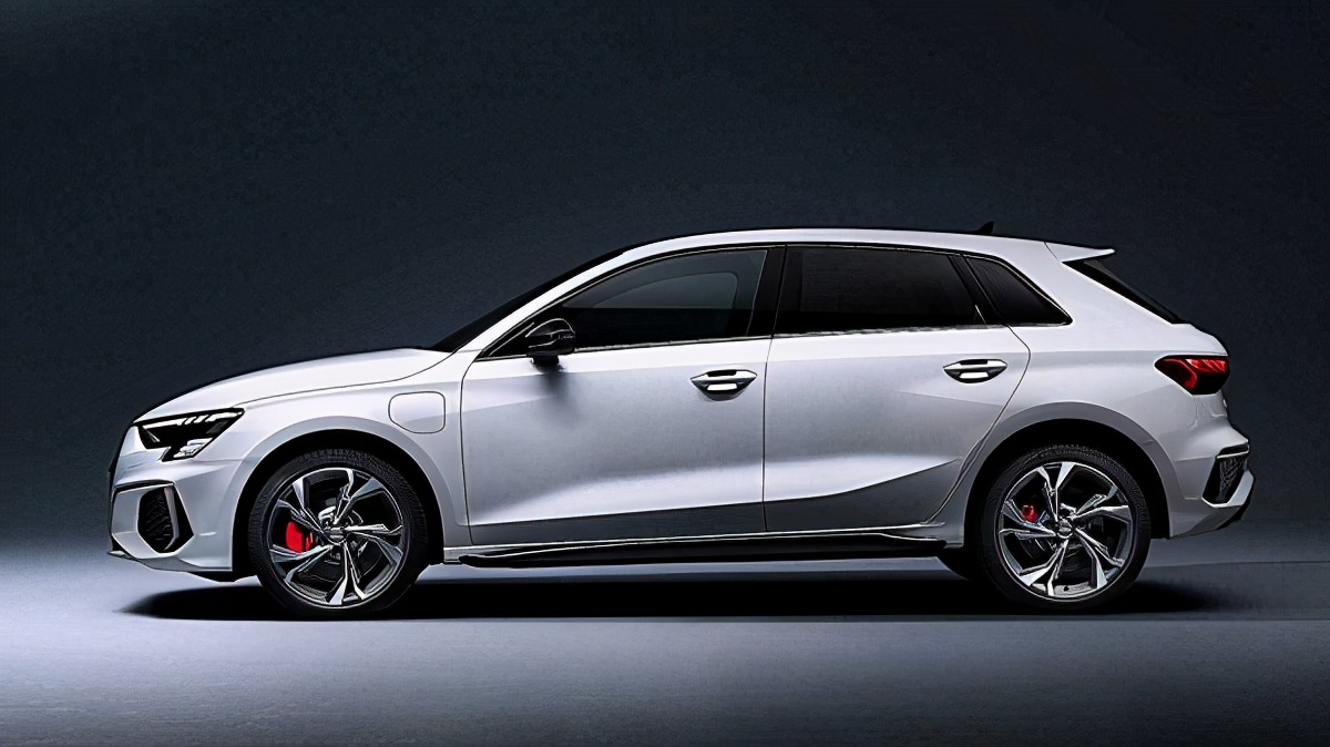 奥迪推出第二款插电混动车型a3马力达242匹续航63公里