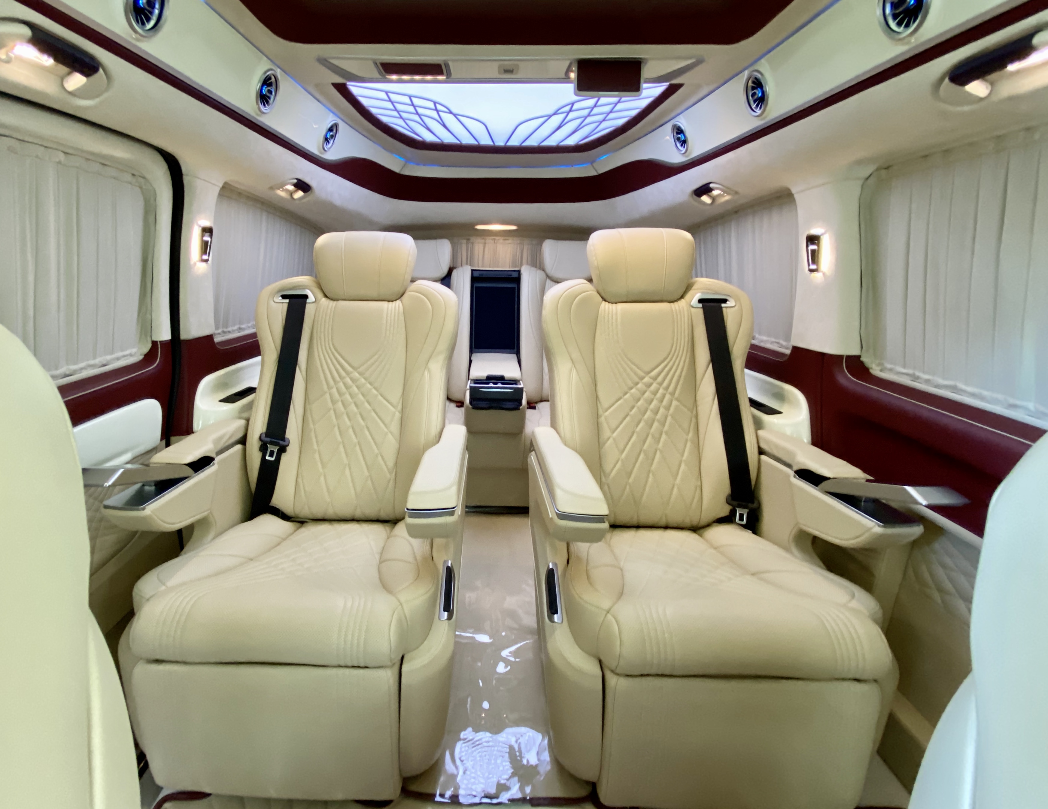 20款奔驰威霆顶配落地价奔驰威霆七座配置