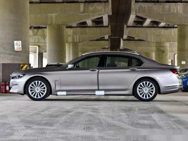 宝马7系头灯_后轮_前脸