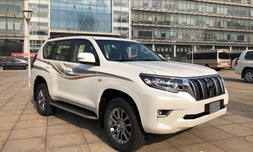 新款丰田普拉多到港!2.8t柴油动力,性能比牧马人还给力_易车