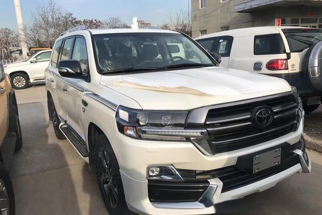 港口实拍gt丰田陆巡运动外观四驱预售78万这次会火吗