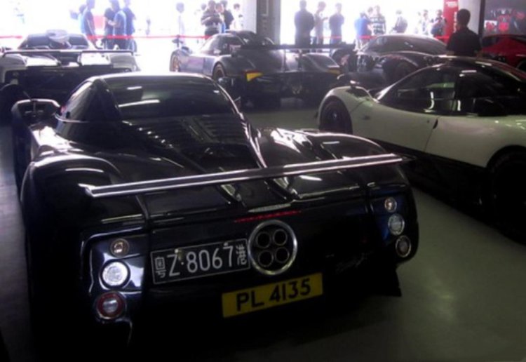 独家定制的帕加尼风之子取名蓝宝石首任车主是中国人