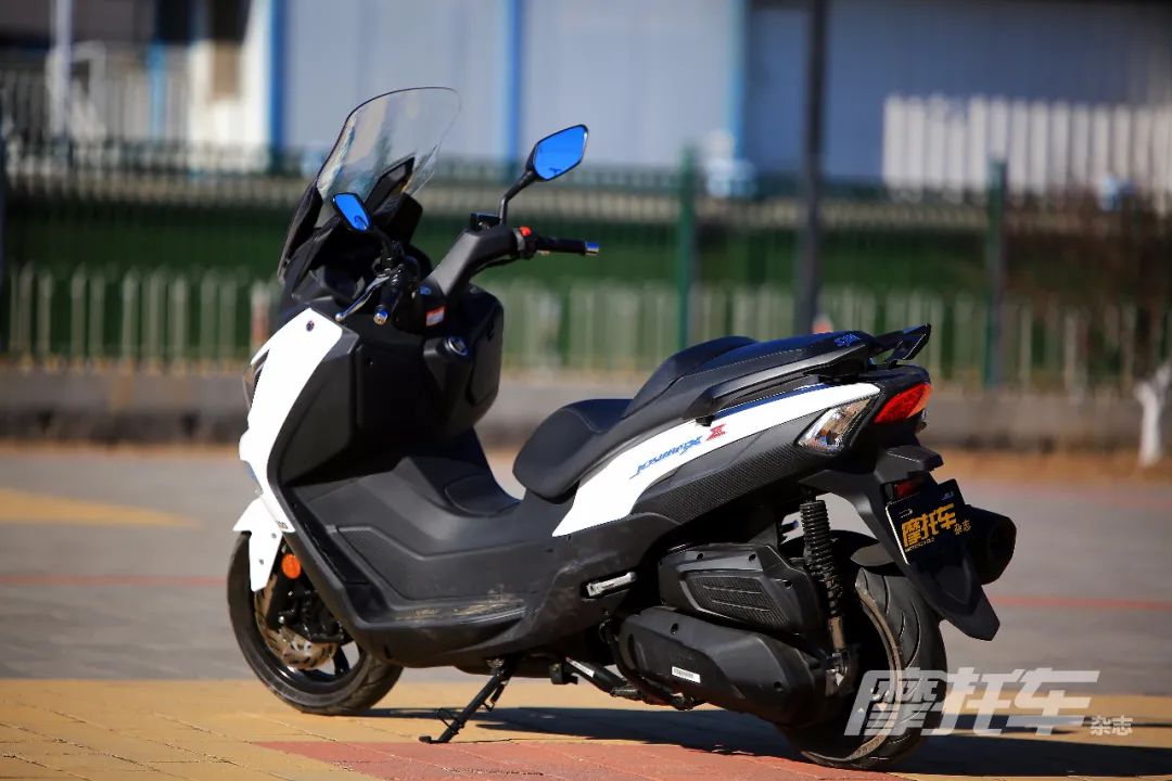 实拍新款三阳joymax z 300,整容后的"九妹"终于打动你了