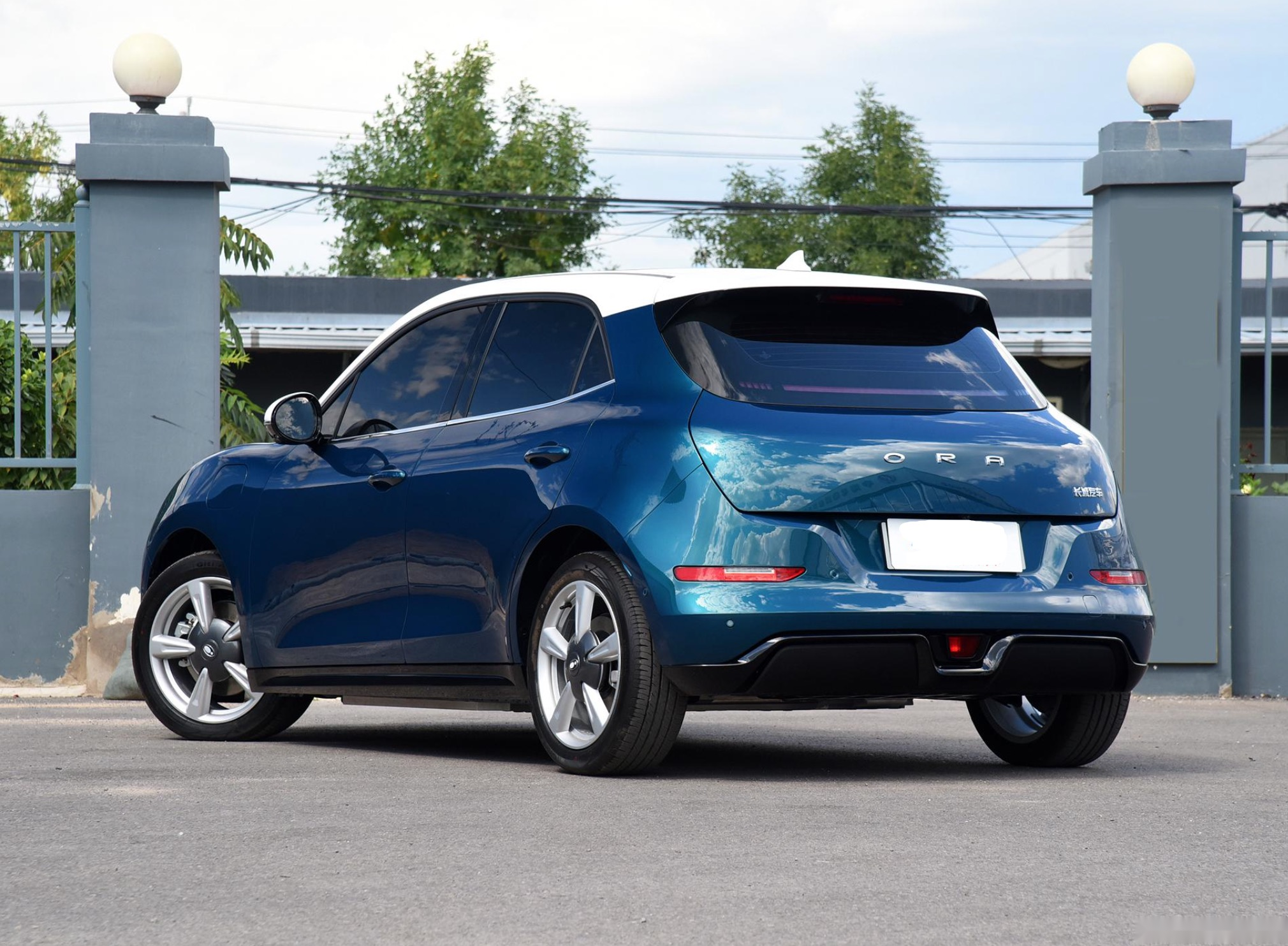 又一复古的国产小车甲壳虫造型续航超500公里1050万起