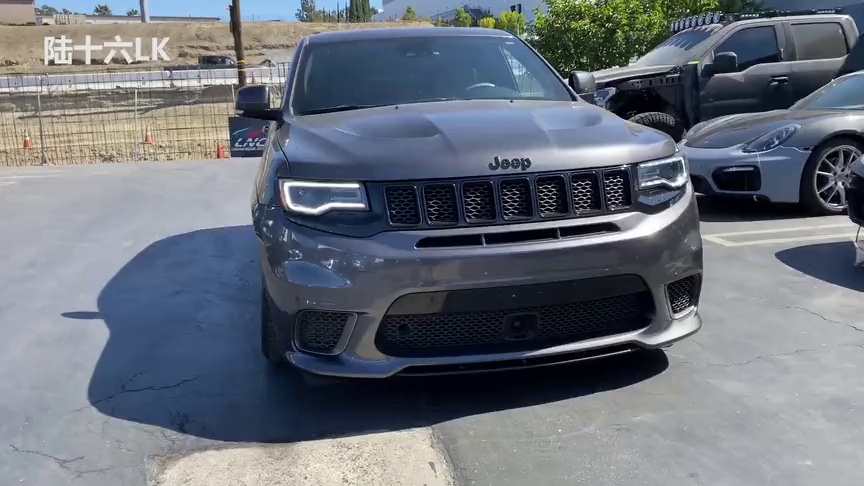 jeep大切诺基6.2l机增性能版改装外观套件,就是工时费有点肾疼