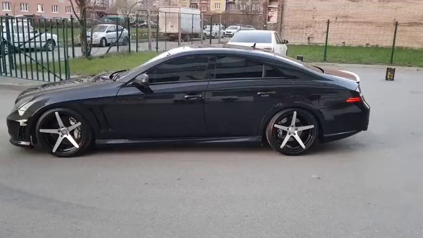 奔驰cls w219低调改装,不失运动气息,丝毫不输奥迪a7!