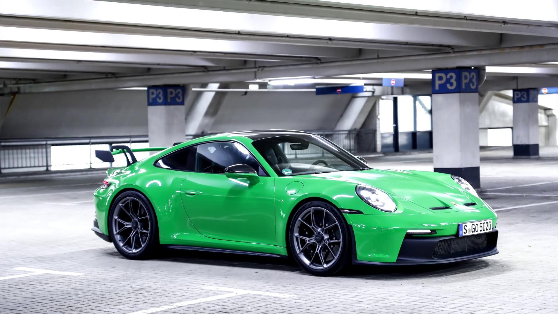 2022款全新保时捷 992 gt3 ,首次亮相,绿色车身太亮眼