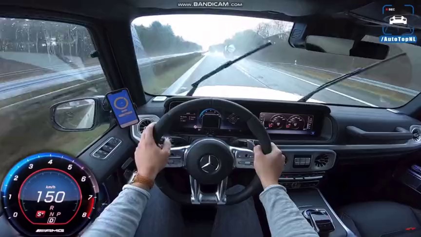 奔驰大g.德国高速飙车!太给力了