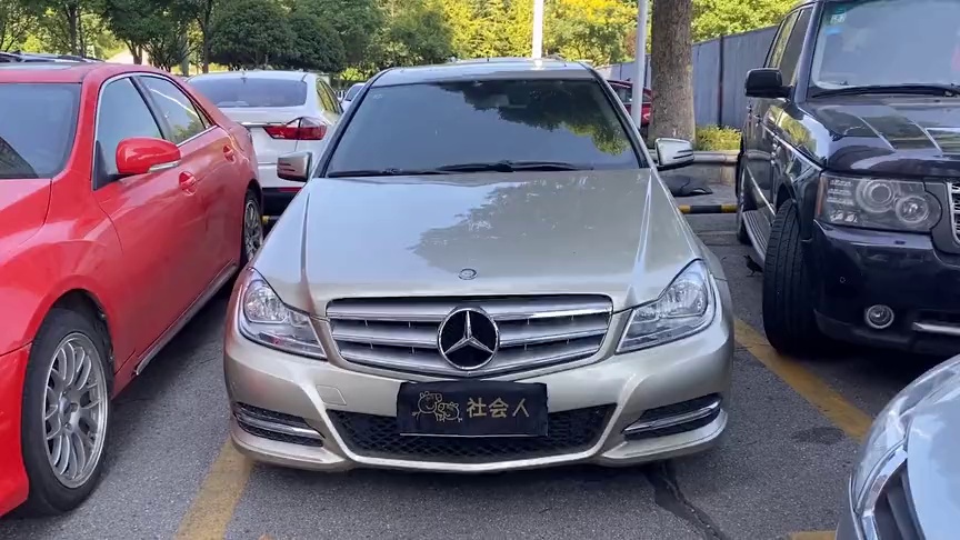 12年上牌的奔驰c180,配置丰富,花几万块实现你的豪车梦!
