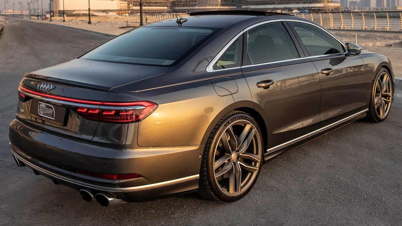 最新体验2021 奥迪s8 v8tt ,代托纳灰色和轻内饰,不亏豪华性能车老大!