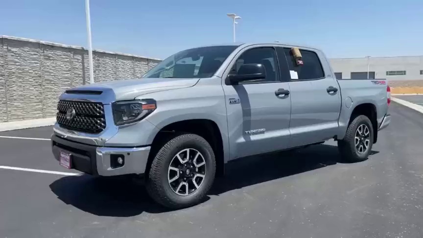 新车展示,2021款丰田坦途trd 4x4,看到实车才知道有多霸气!