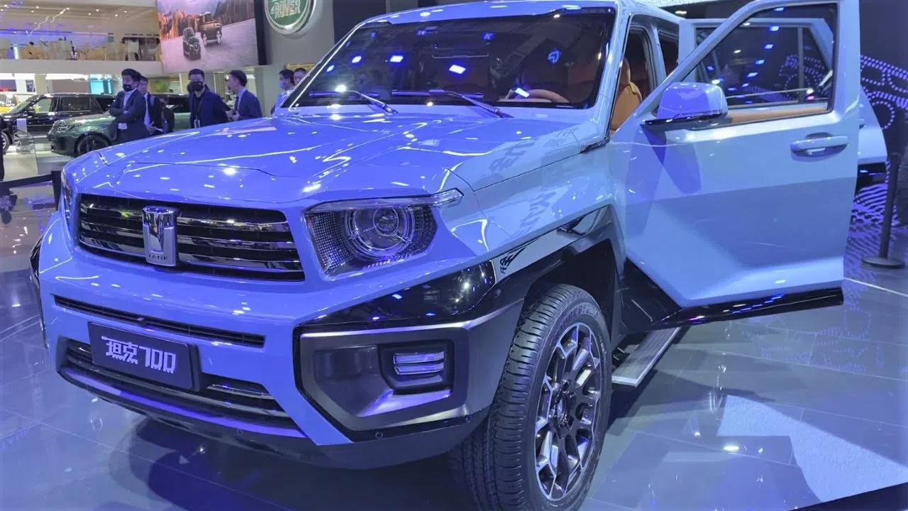 2022 款长城坦克700亮相车展,绕车实拍外观内饰