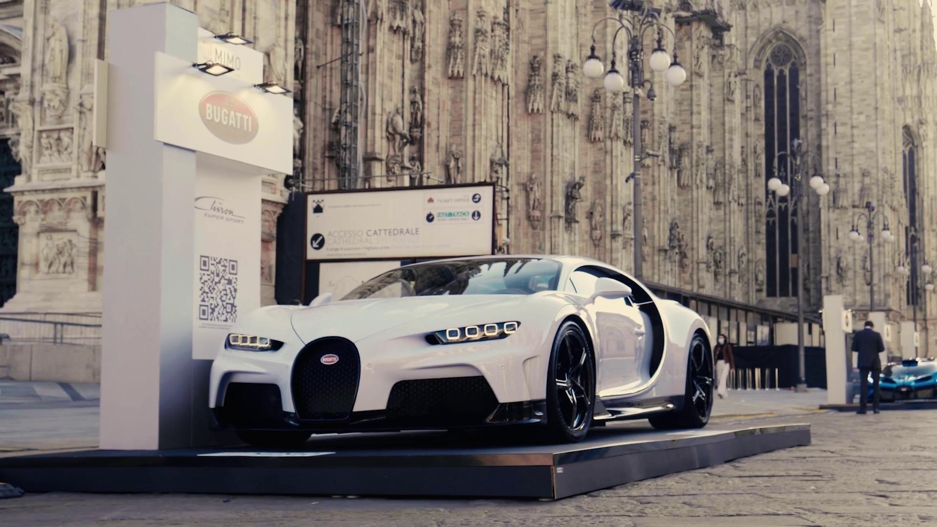 布加迪凯龙超级运动最新款亮相室外车展,白色尽显贵族气息