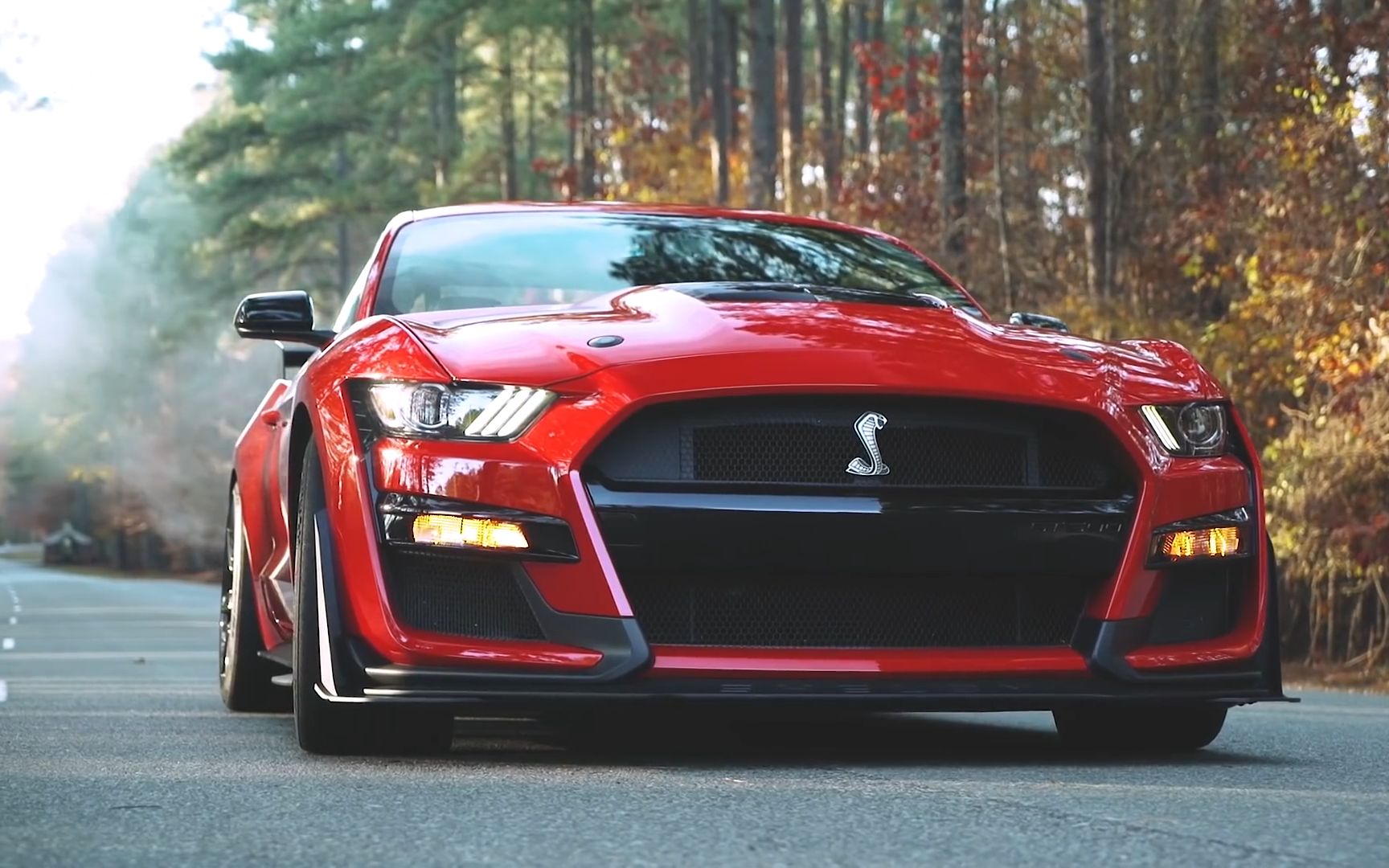 圈速pk,福特野马谢尔比gt500 vs 美式跑车克尔维特z51_易车视频