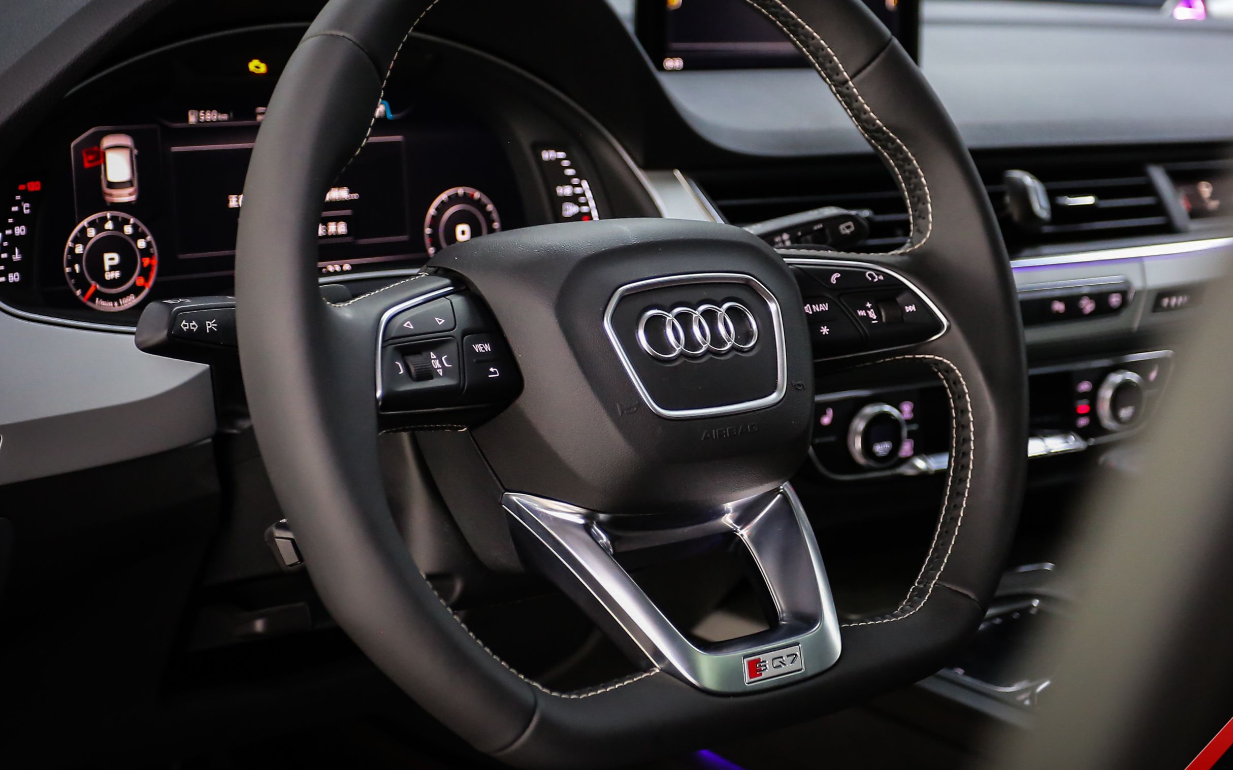 奥迪sq7加热方向盘 and sq7平底方向盘