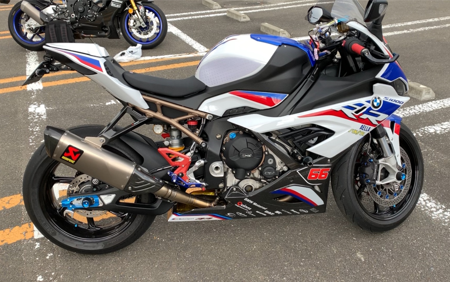用心了!这宝马改的是真漂亮…#s1000rr