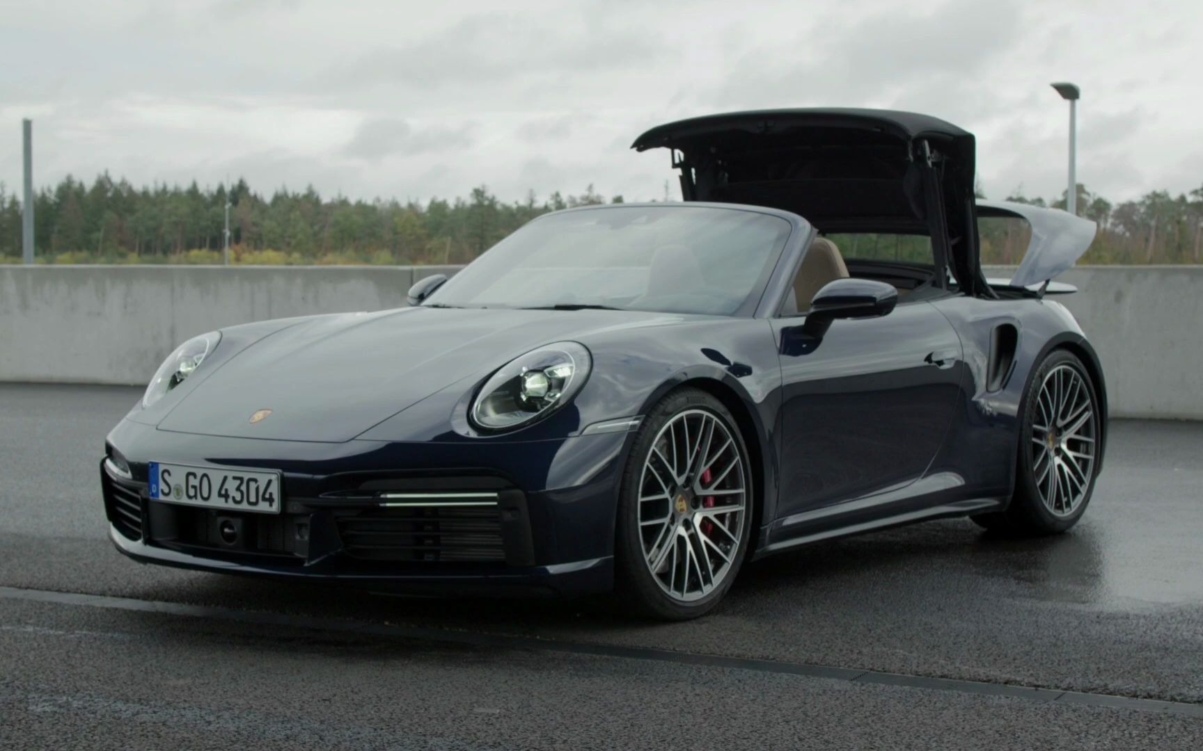 2021款保时捷(porsche)911 turbo敞篷版_优雅与性能并存!