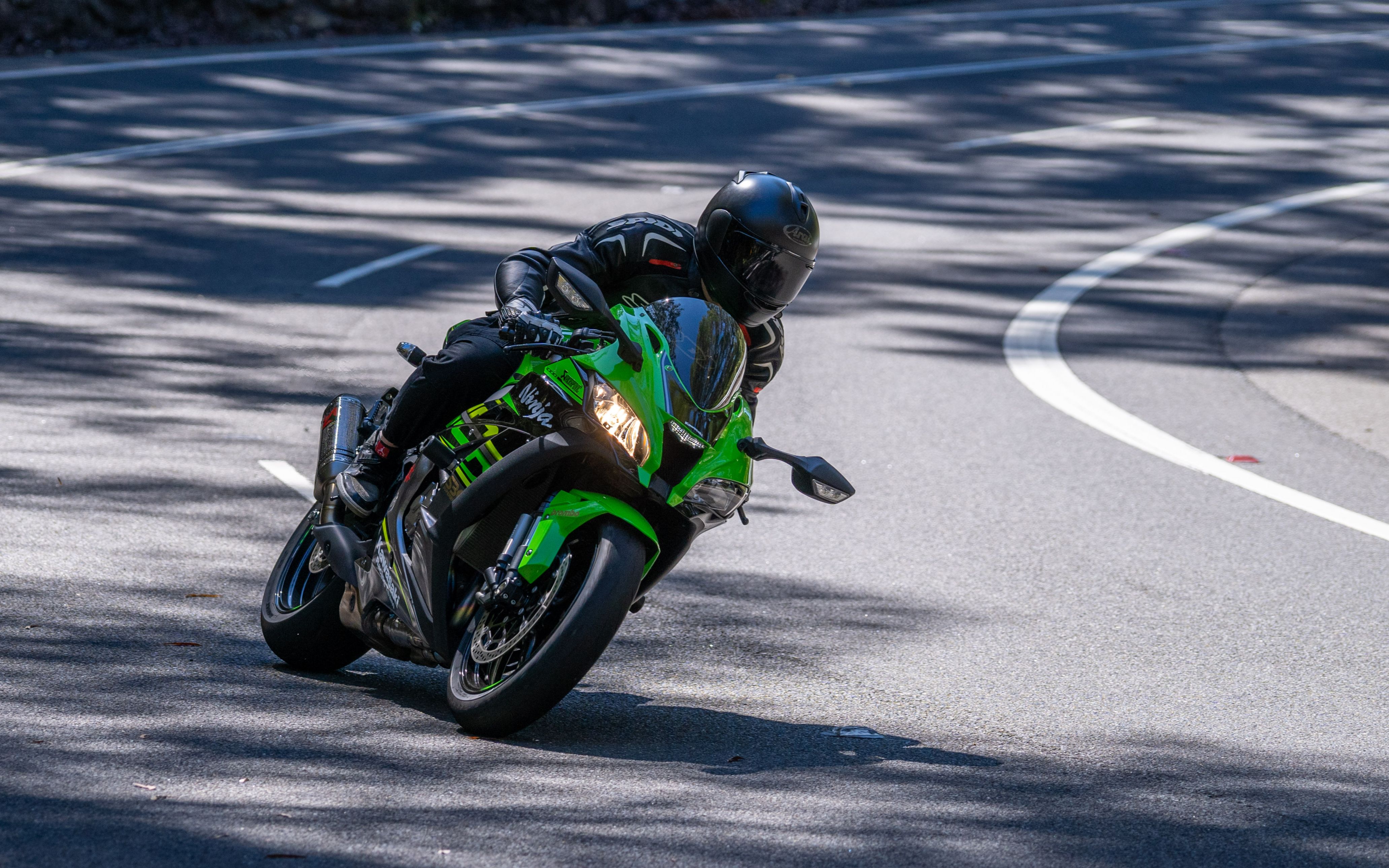 绿色大忍者-川崎2017款zx10r静态胡说