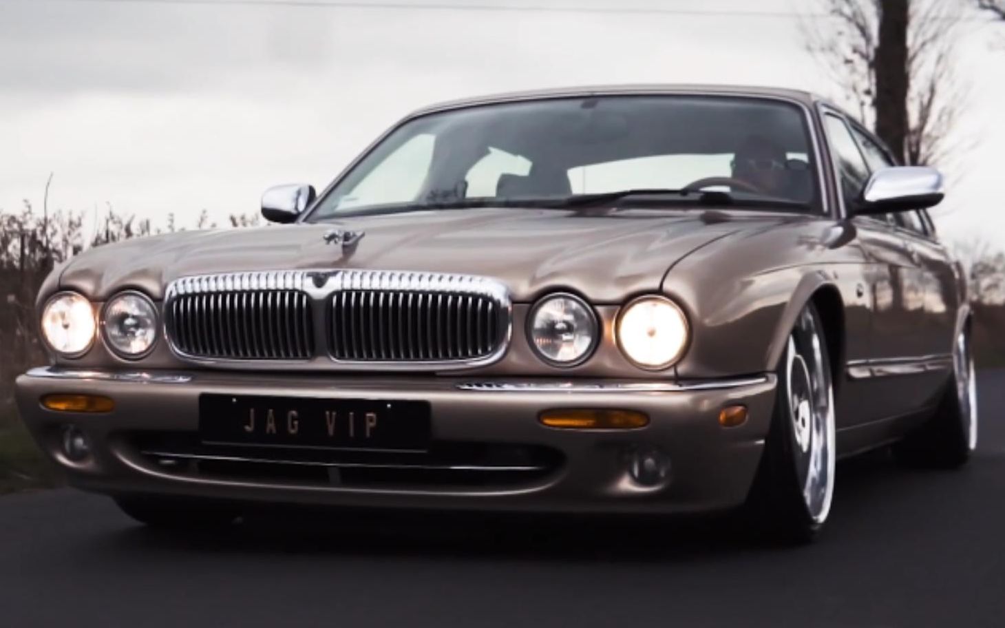 老捷豹 xj8 遇上vip姿态,竟添优雅 - on airride