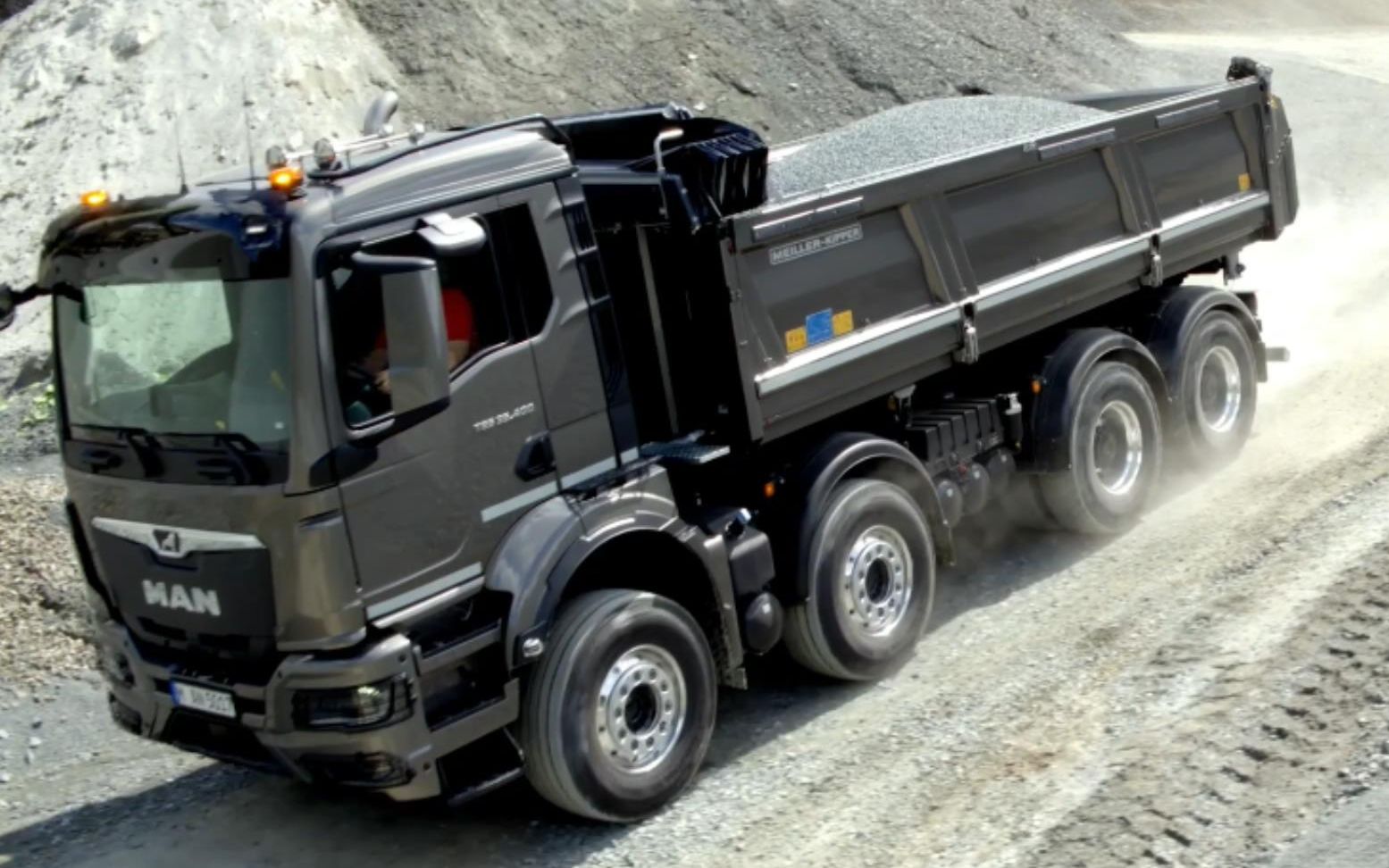 全新-2021-man-tgs 自卸车驾驶